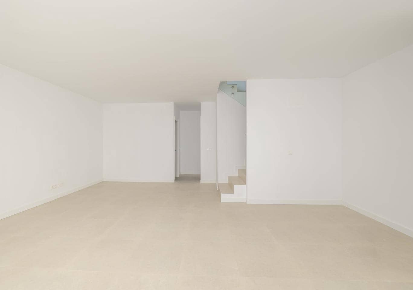 4 soverom Villa til salgs i El Paraiso med svømmebasseng garasje - € 1 050 000 (Ref: 9975994)
