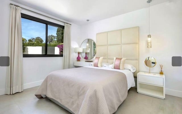 Chalet de 4 habitaciones en Guadalmina Alta, Marbella en venta con piscina garaje - 2.900.000 € (Ref: 9975995)