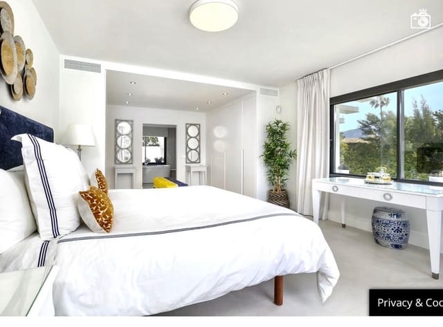 Chalet de 4 habitaciones en Guadalmina Alta, Marbella en venta con piscina garaje - 2.900.000 € (Ref: 9975995)