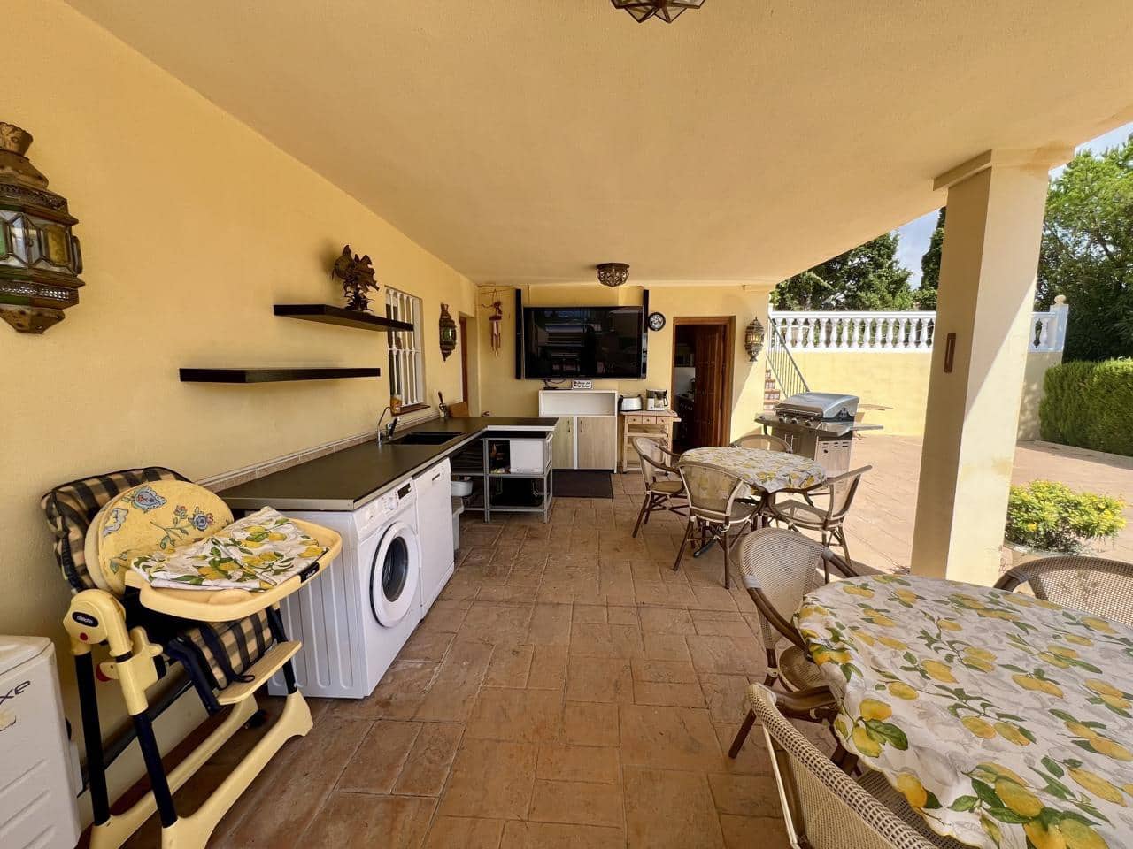 6 soverom Villa til salgs i Estepona med svømmebasseng garasje - € 1 190 000 (Ref: 9975996)
