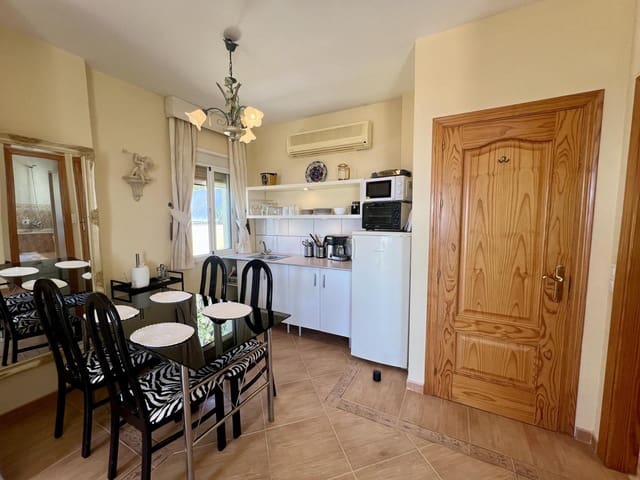 6 soverom Villa til salgs i Altos de Estepona, Estepona med svømmebasseng garasje - € 1 190 000 (Ref: 9975996)