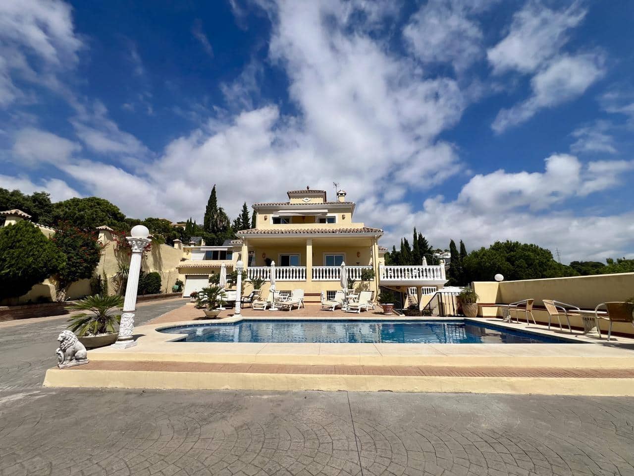 6 soverom Villa til salgs i Estepona med svømmebasseng garasje - € 1 190 000 (Ref: 9975996)