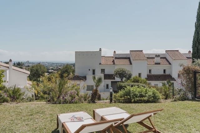 3 soveværelse Lejlighed til salg i Los Naranjos, Marbella - € 1.095.000 (Ref: 9981397)
