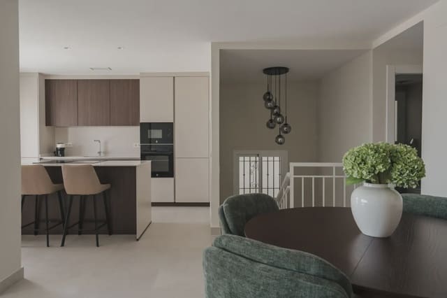 3 soverom Leilighet til salgs i Los Arqueros - Puerto del Almendro, Benahavís med garasje - € 725 000 (Ref: 9981398)