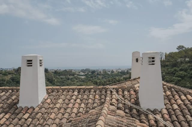 3 soverom Leilighet til salgs i Los Arqueros - Puerto del Almendro, Benahavís med garasje - € 725 000 (Ref: 9981398)