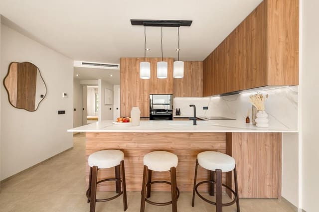 3 soverom Leilighet til salgs i Los Naranjos, Marbella med garasje - € 995 000 (Ref: 9981565)