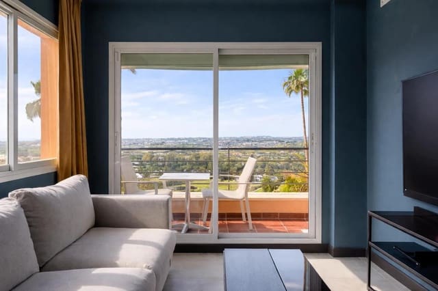 3 soverom Leilighet til salgs i Las Brisas, Marbella med garasje - € 1 350 000 (Ref: 9981566)