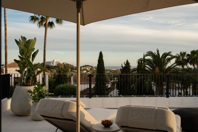4 soveværelse Villa til salg i La Dama de Noche - La Alzambra, Marbella med swimmingpool garage - € 3.495.000 (Ref: 9987168)