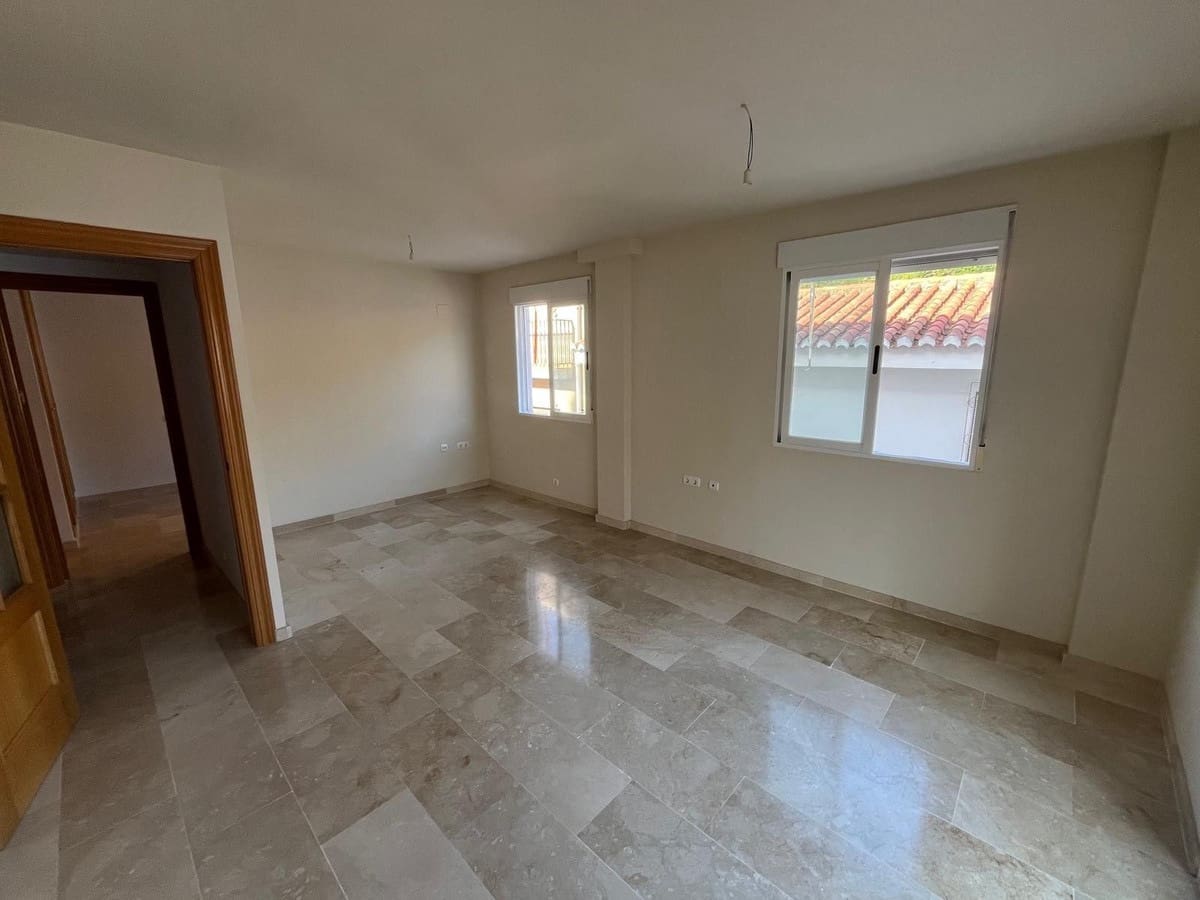 3 camera da letto Casa in vendita in Jete con garage - 160.000 € (Rif: 10042647)
