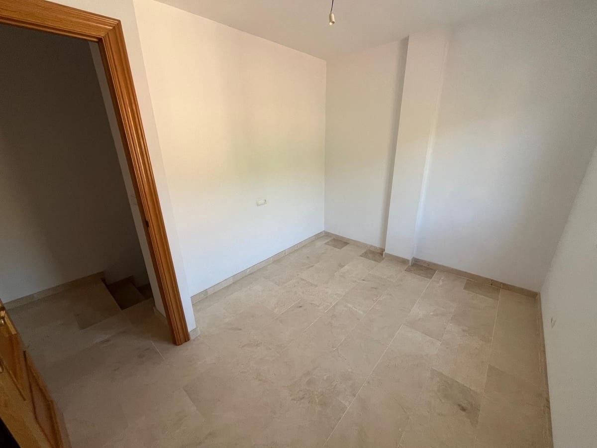 3 camera da letto Casa in vendita in Jete con garage - 160.000 € (Rif: 10042647)