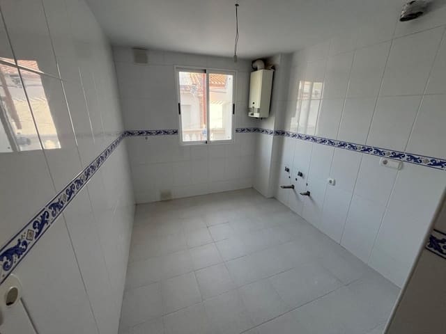 3 camera da letto Casa in vendita in Jete con garage - 160.000 € (Rif: 10042647)