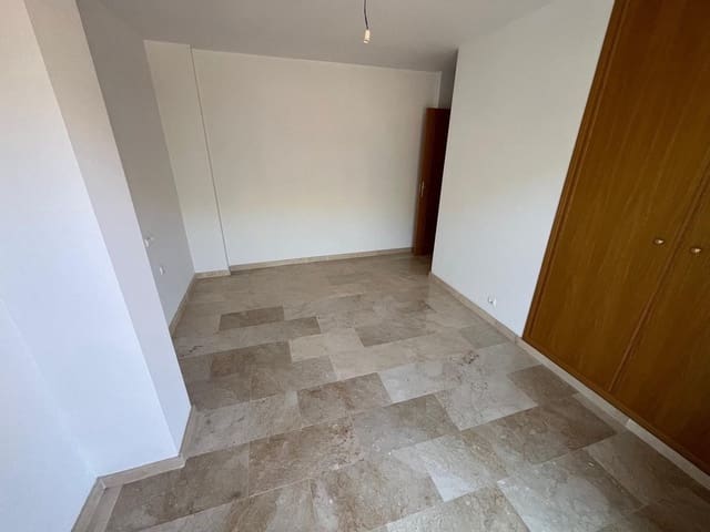3 camera da letto Casa in vendita in Jete con garage - 160.000 € (Rif: 10042647)