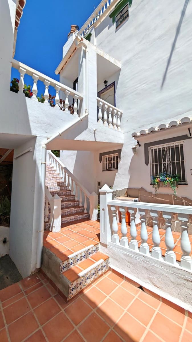 3 Zimmer Reihenhaus zu verkaufen in Torrox-Costa mit Pool - 399.000 € (Ref: 10050360)