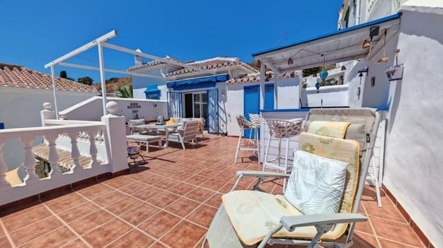 3 slaapkamer Rijtjeshuis te koop in Torrox-Costa, Torrox met zwembad - € 399.000 (Ref: 10050360)