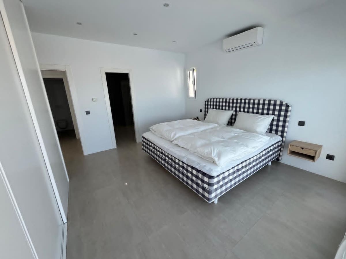 2 bedroom Villa for sale in Almunecar with pool garage - € 995,000 (Ref: 8433308)