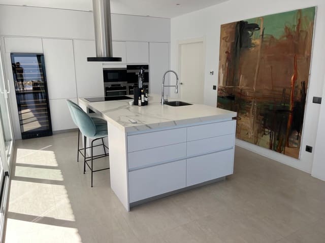 2 soverom Villa til salgs i Almuñécar med svømmebasseng garasje - € 995 000 (Ref: 8433308)