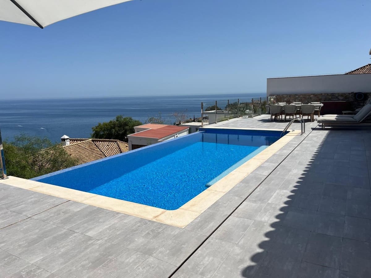 2 bedroom Villa for sale in Almunecar with pool garage - € 995,000 (Ref: 8433308)