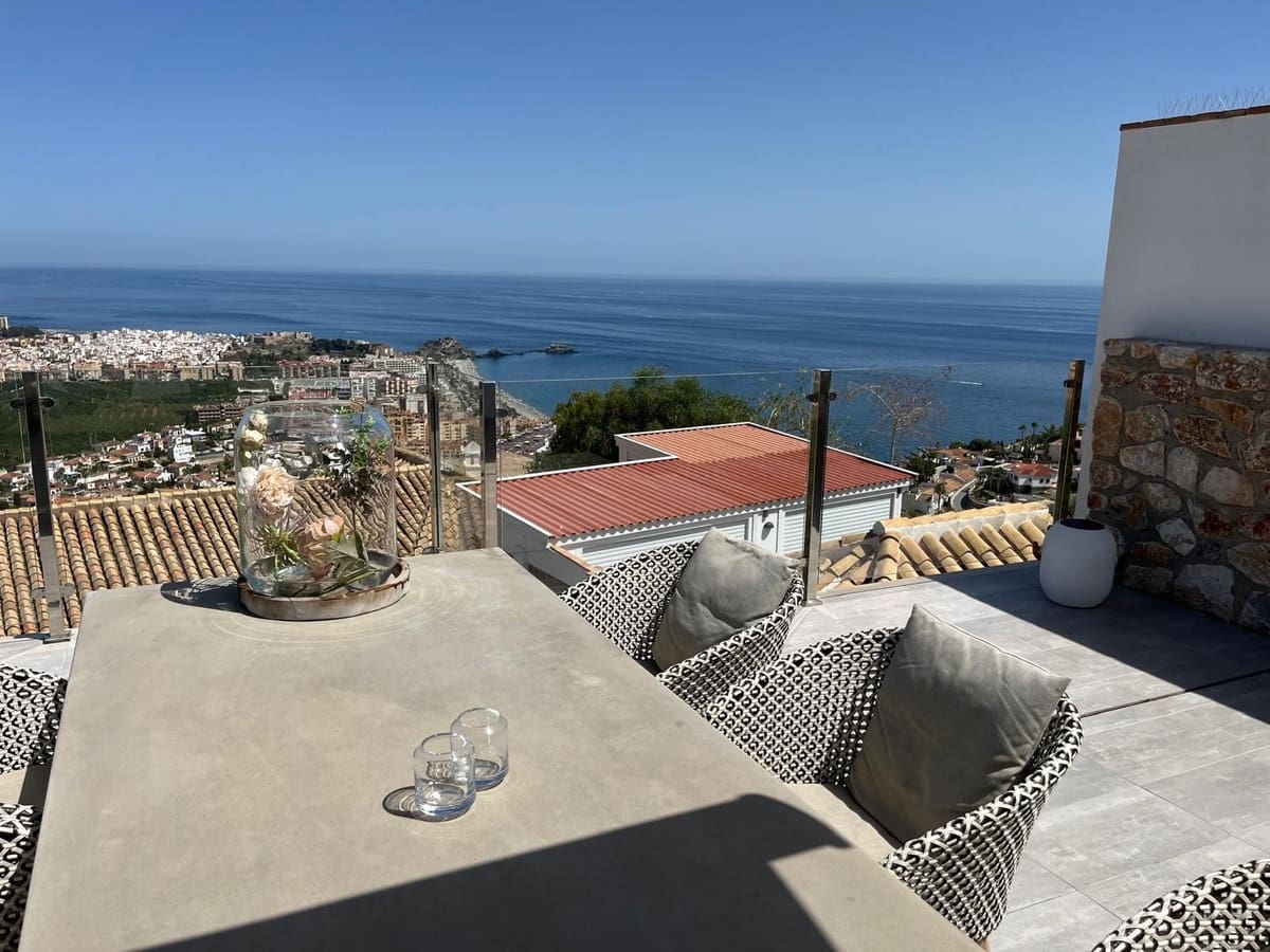 2 bedroom Villa for sale in Almunecar with pool garage - € 995,000 (Ref: 8433308)