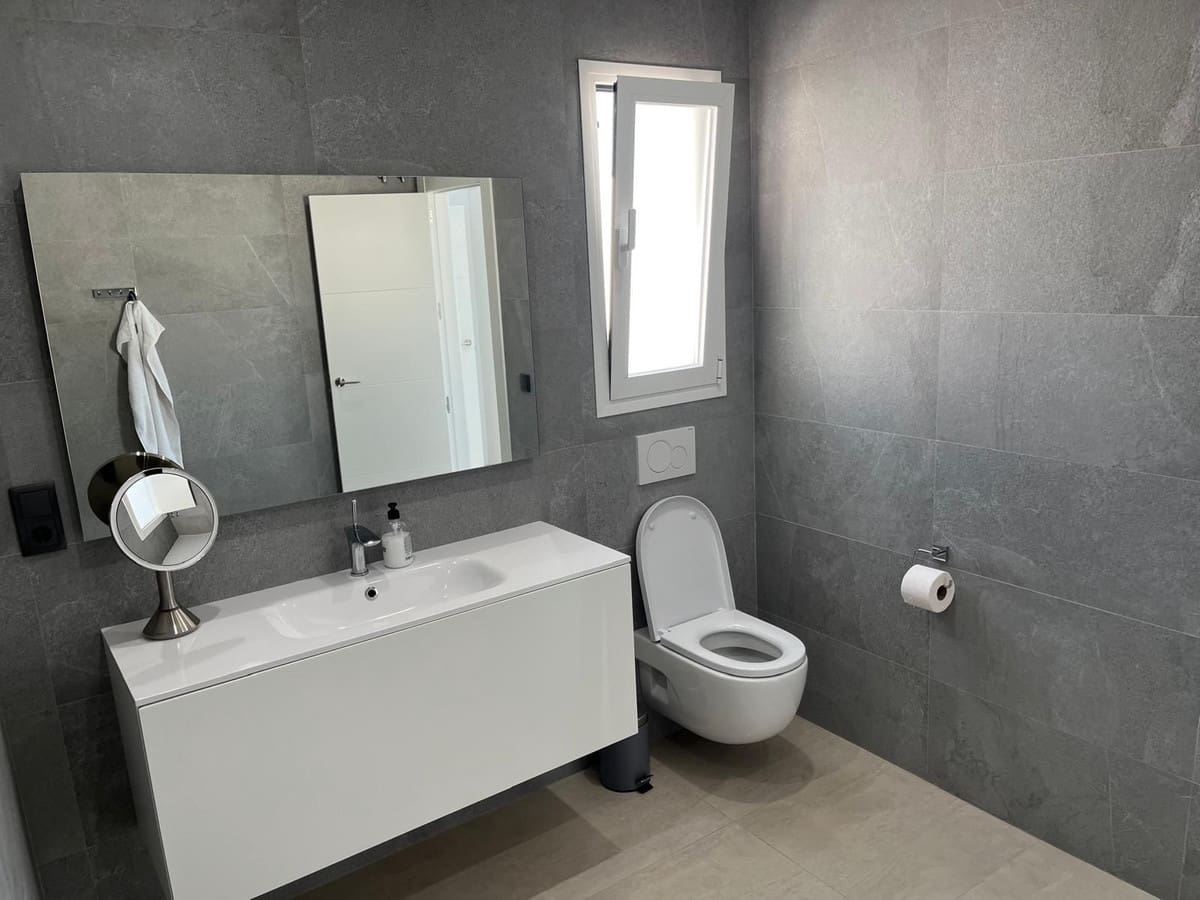 2 bedroom Villa for sale in Almunecar with pool garage - € 995,000 (Ref: 8433308)