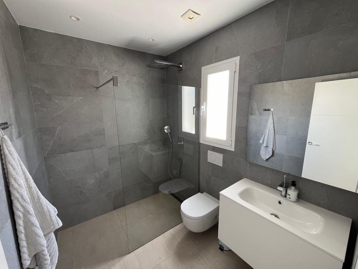 2 bedroom Villa for sale in Almunecar with pool garage - € 995,000 (Ref: 8433308)