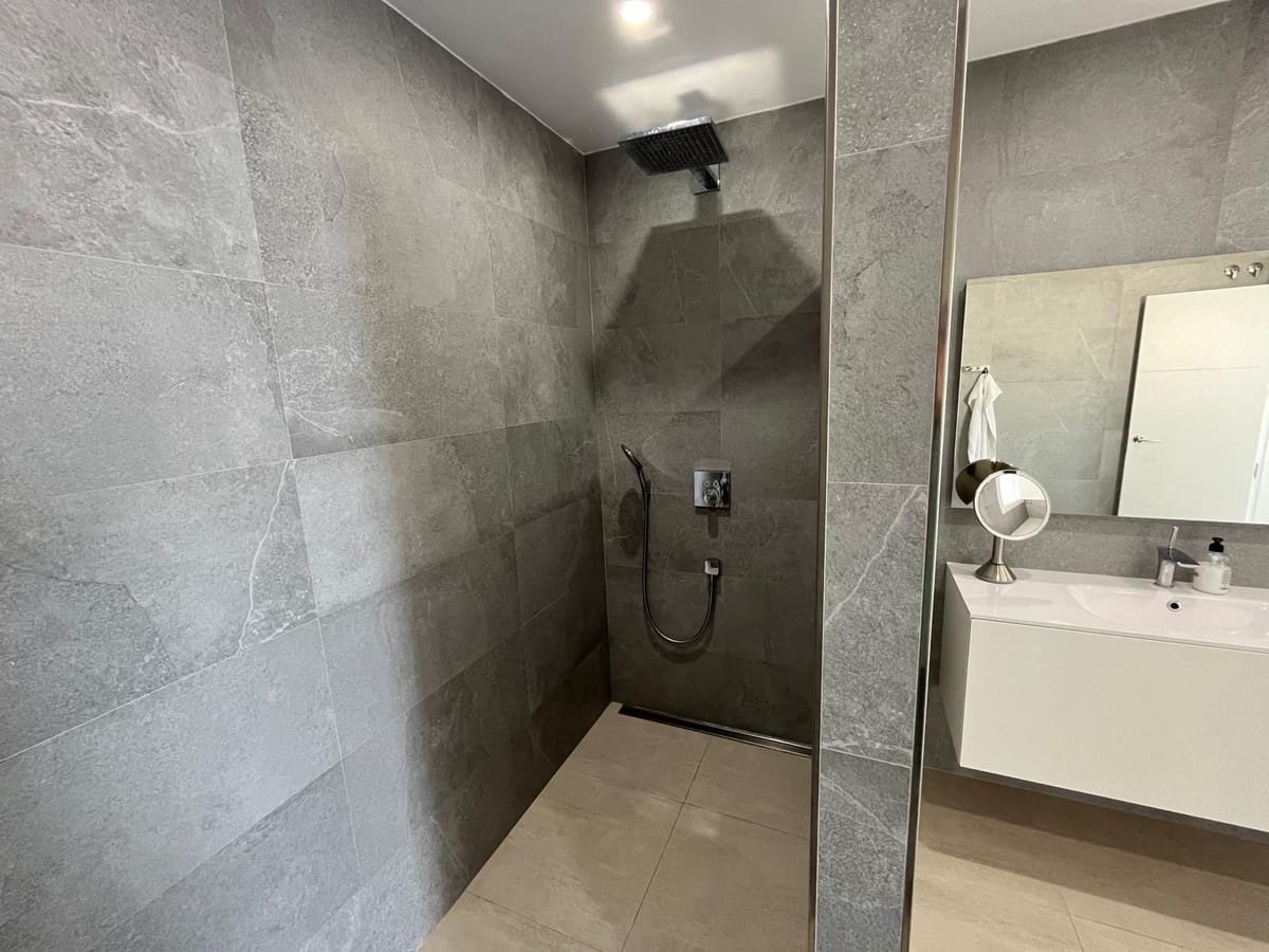 2 bedroom Villa for sale in Almunecar with pool garage - € 995,000 (Ref: 8433308)