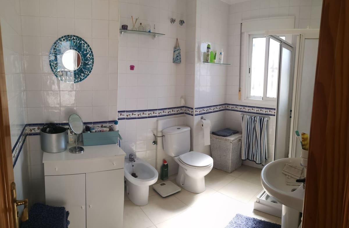 3 soveværelse Villa til salg i Torrox-Costa med swimmingpool garage - € 425.000 (Ref: 8433447)