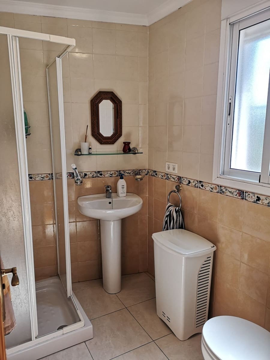 3 soveværelse Villa til salg i Torrox-Costa med swimmingpool garage - € 425.000 (Ref: 8433447)