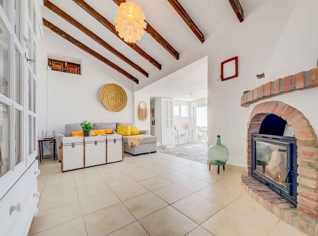 2 soveværelse Finca/Landehus til salg i Sayalonga - € 365.000 (Ref: 8459073)