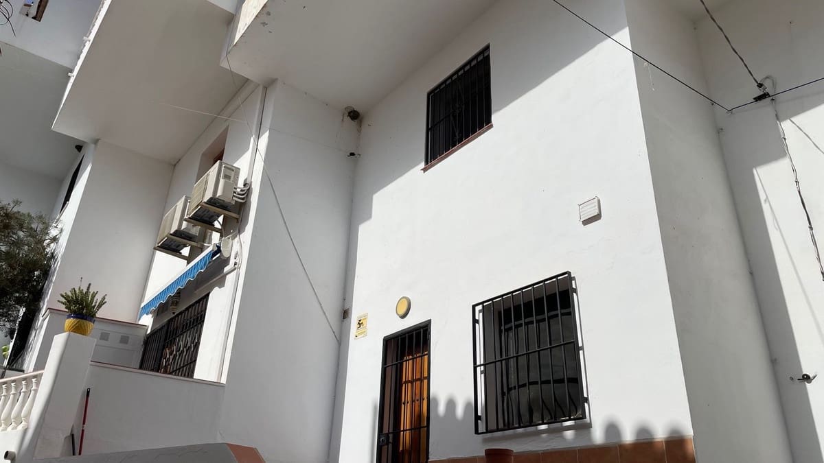 3 soverom Hus til salgs i Nerja med svømmebasseng - € 340 000 (Ref: 8528944)