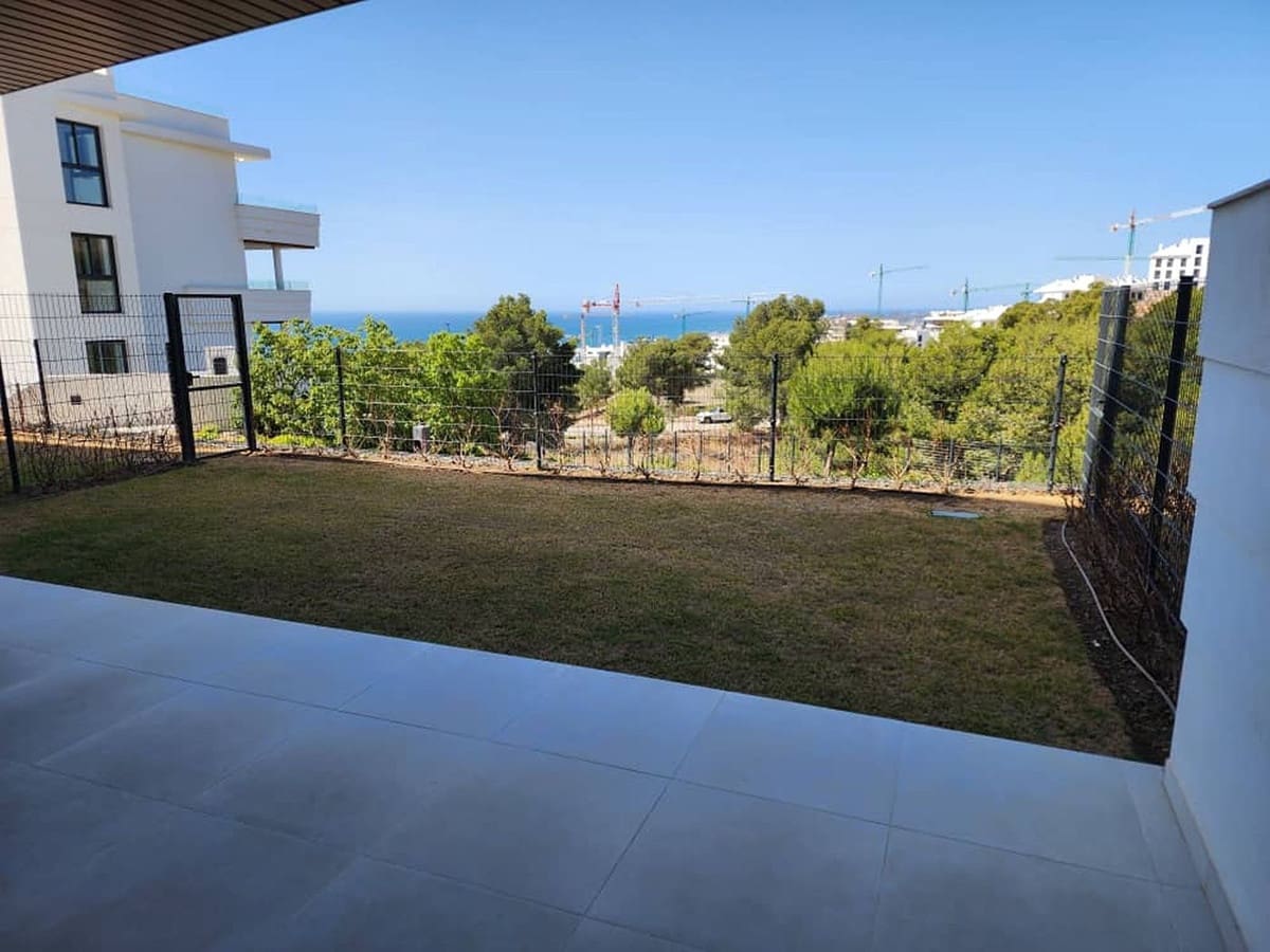 2 bedroom Apartment for sale in Fuengirola with pool garage - € 595,000 (Ref: 8623278)