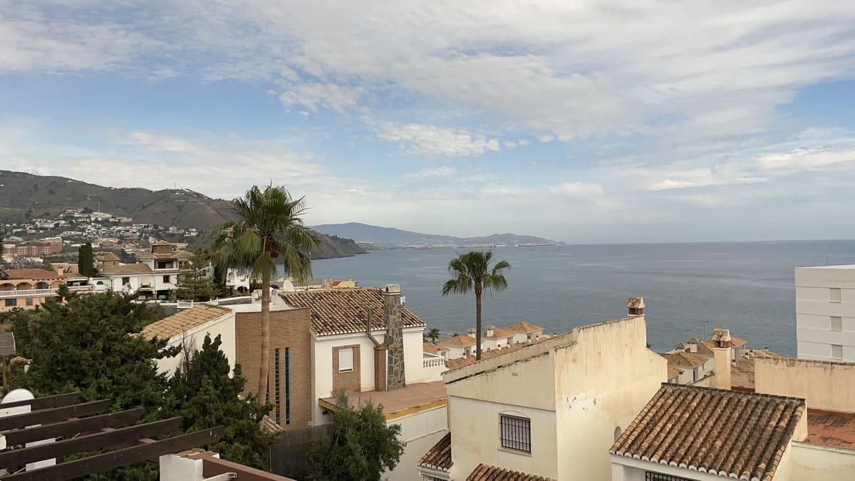 3 soverom Hus til salgs i Almunecar med svømmebasseng garasje - € 324 000 (Ref: 8989913)