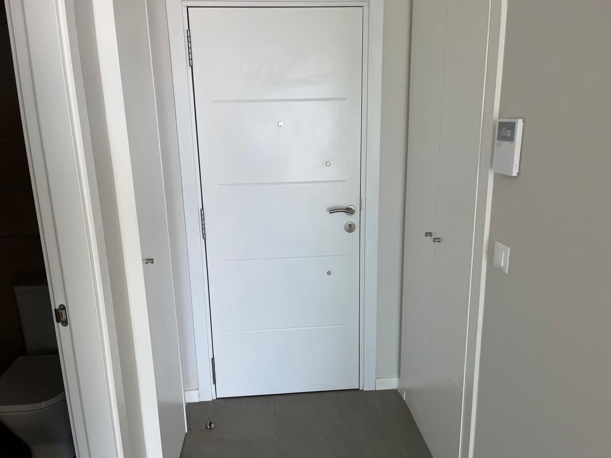 3 soveværelse Semi-Rækkehus til salg i Riviera del Sol med swimmingpool garage - € 699.000 (Ref: 9025636)