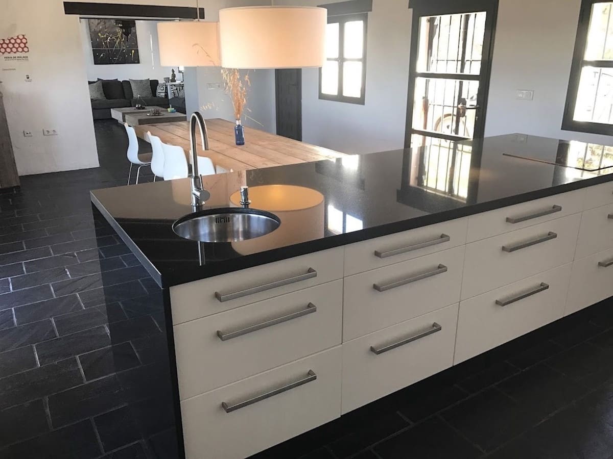 3 soveværelse Villa til salg i Canillas de Aceituno med swimmingpool garage - € 699.000 (Ref: 9035601)