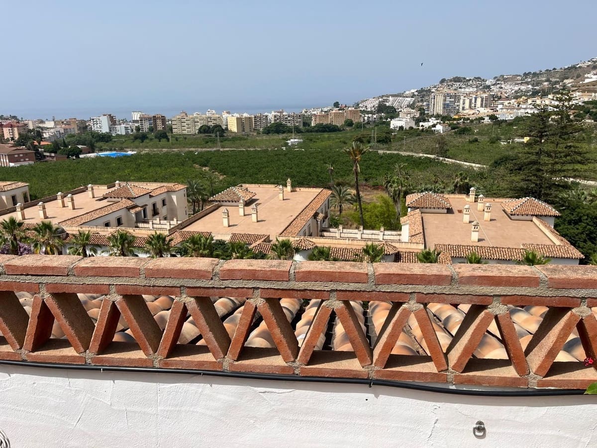 2 soveværelse Penthouse til salg i Almunecar med swimmingpool garage - € 298.000 (Ref: 9094486)