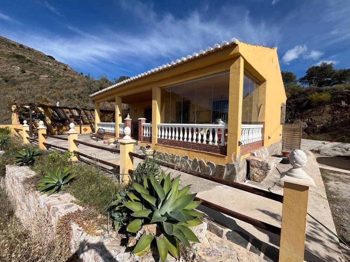 2 soveværelse Finca/Landehus til salg i Itrabo med garage - € 139.000 (Ref: 9395335)