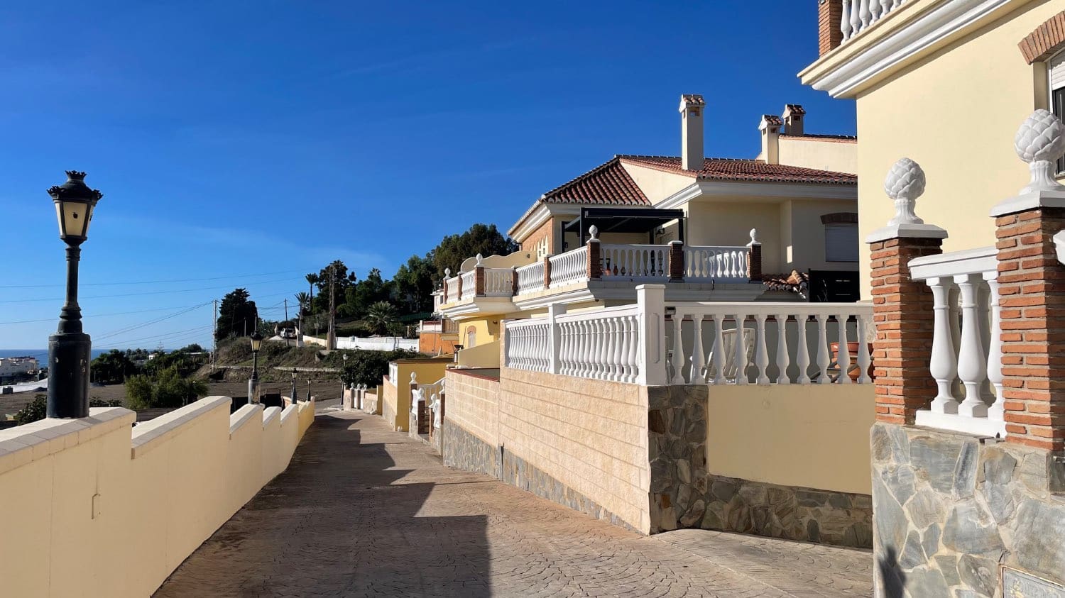 3 soverom Villa til salgs i Torrox med svømmebasseng garasje - € 489 000 (Ref: 9528341)