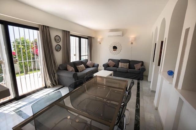 3 sovrum Radhus till salu i Nerja med pool - 390 000 € (Ref: 9528342)