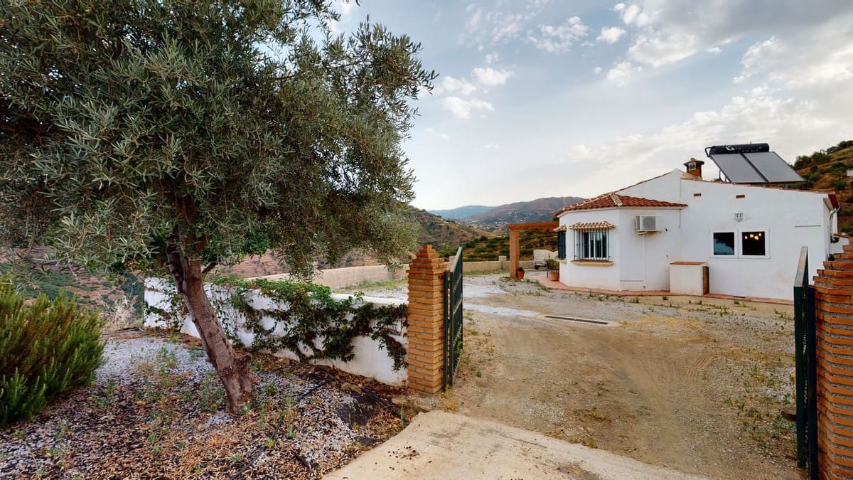 3 chambre Villa/Maison à vendre à Competa avec piscine - 362 000 € (Ref: 9528344)