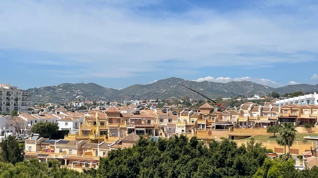 3 soverom Rekkehus til salgs i Nerja med svømmebasseng - € 565 000 (Ref: 9528345)