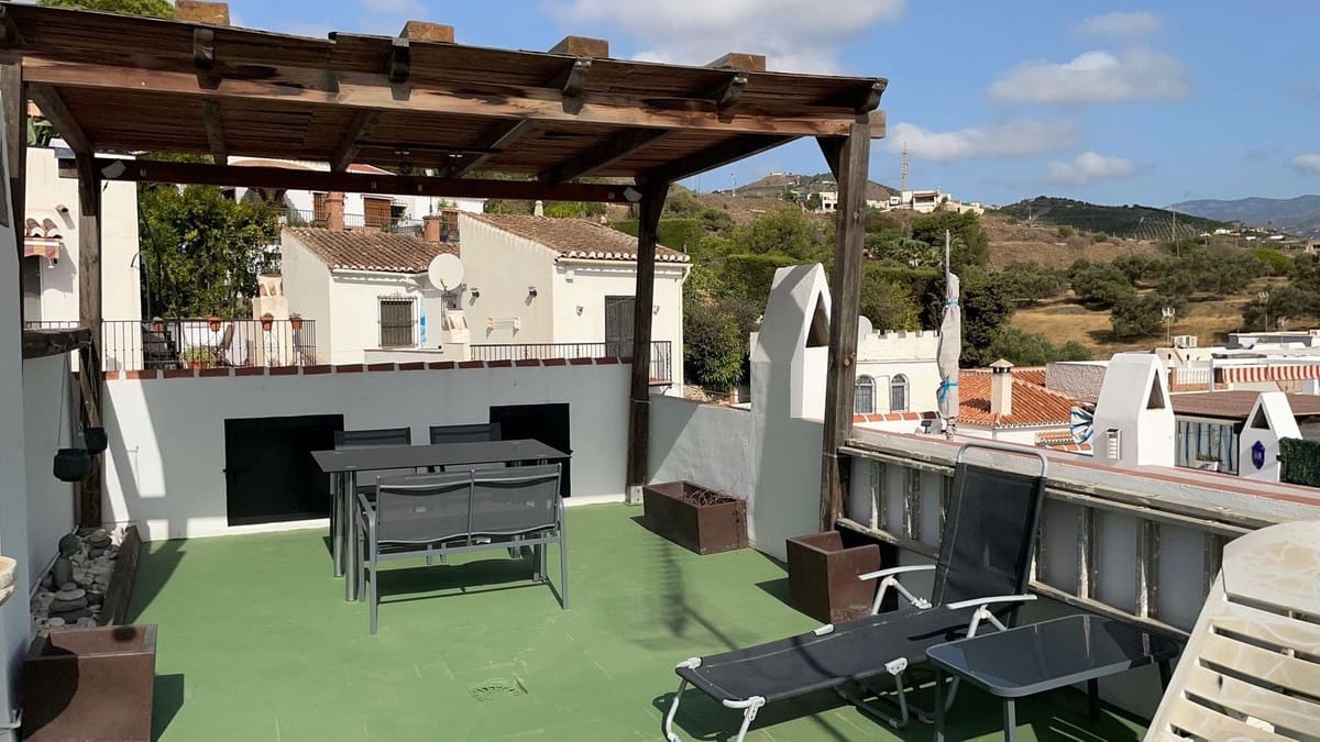 3 sypialnia Dom szeregowy na sprzedaż w Nerja z basenem - 340 000 € (Ref: 9528352)