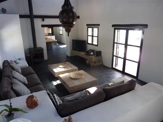 3 slaapkamer Villa te koop in Canillas de Aceituno met zwembad - € 699.000 (Ref: 9528353)