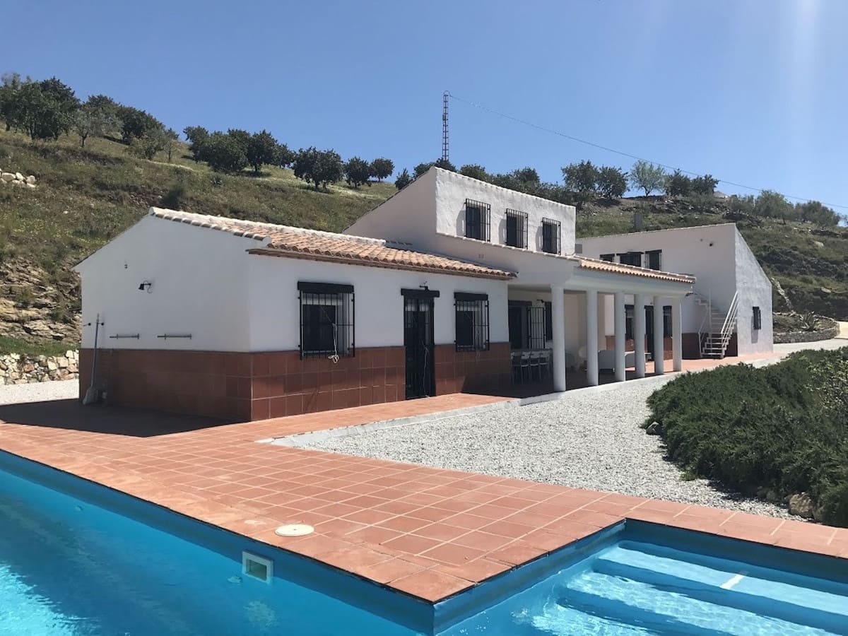3 slaapkamer Villa te koop in Canillas de Aceituno met zwembad - € 699.000 (Ref: 9528353)