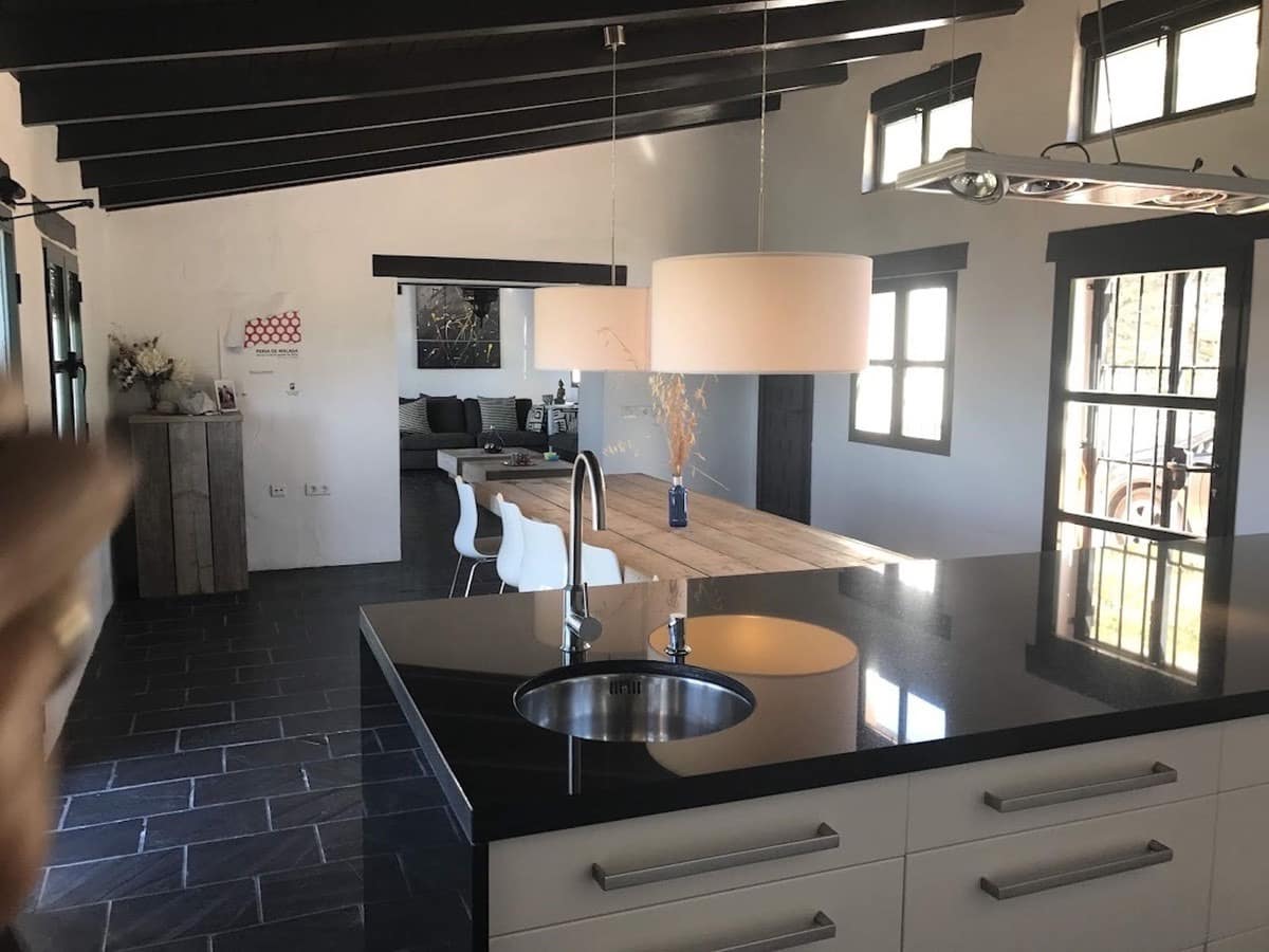 3 slaapkamer Villa te koop in Canillas de Aceituno met zwembad - € 699.000 (Ref: 9528353)