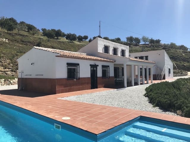 3 slaapkamer Villa te koop in Canillas de Aceituno met zwembad - € 699.000 (Ref: 9528353)