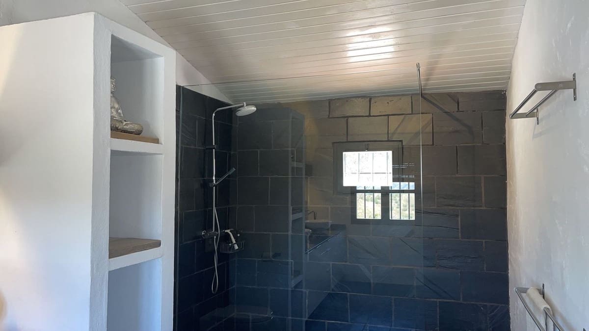 3 slaapkamer Villa te koop in Canillas de Aceituno met zwembad - € 699.000 (Ref: 9528353)