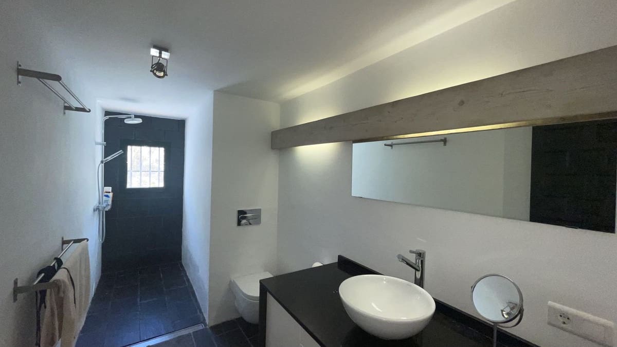 3 slaapkamer Villa te koop in Canillas de Aceituno met zwembad - € 699.000 (Ref: 9528353)