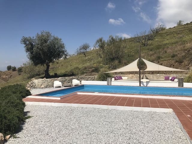 3 slaapkamer Villa te koop in Canillas de Aceituno met zwembad - € 699.000 (Ref: 9528353)