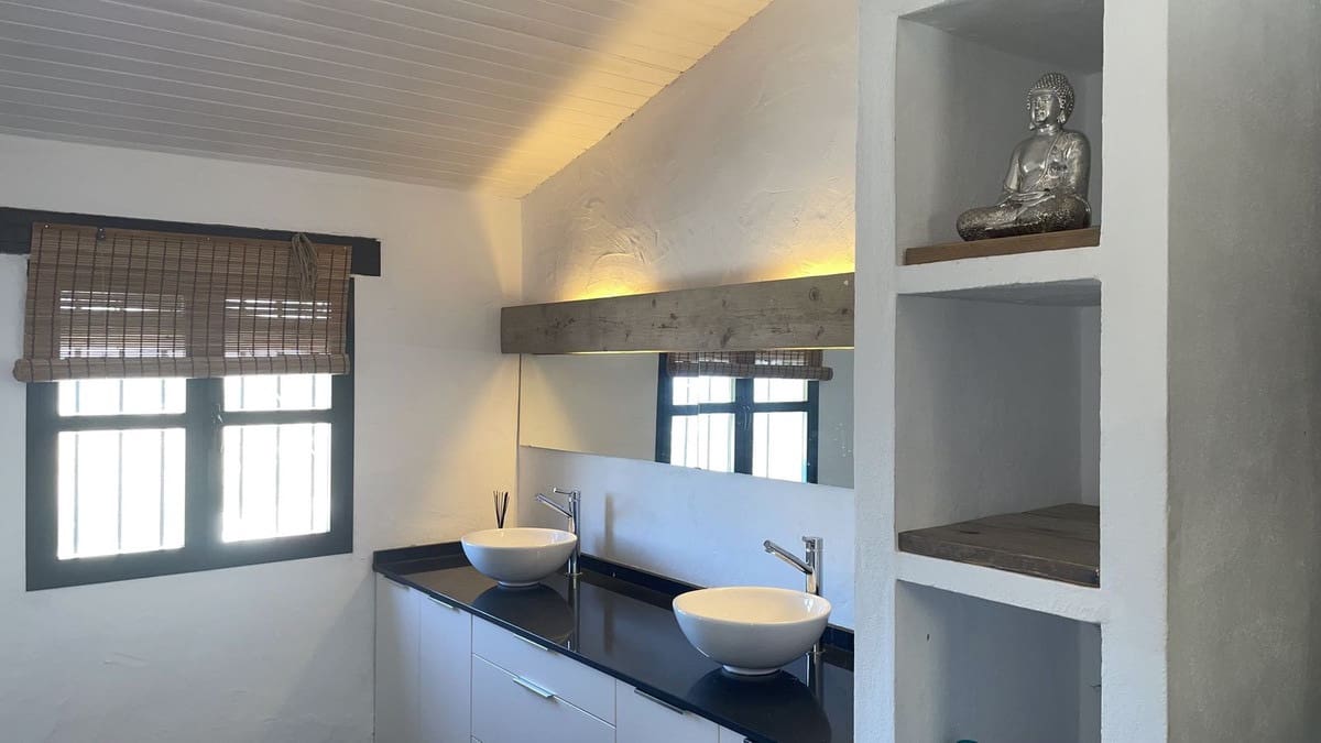 3 slaapkamer Villa te koop in Canillas de Aceituno met zwembad - € 699.000 (Ref: 9528353)