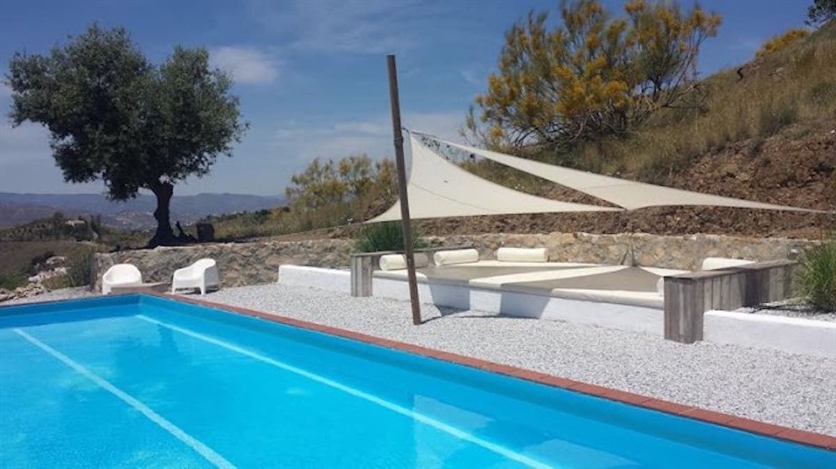 3 slaapkamer Villa te koop in Canillas de Aceituno met zwembad - € 699.000 (Ref: 9528353)