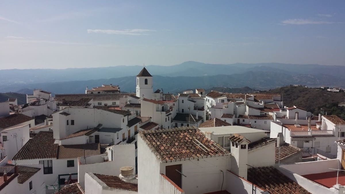 3 slaapkamer Villa te koop in Canillas de Aceituno met zwembad - € 699.000 (Ref: 9528353)